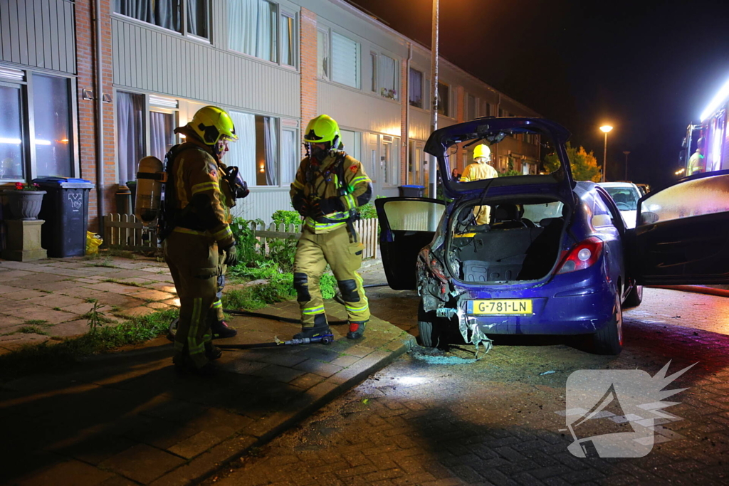 Autobrand vermoedelijk aangestoken
