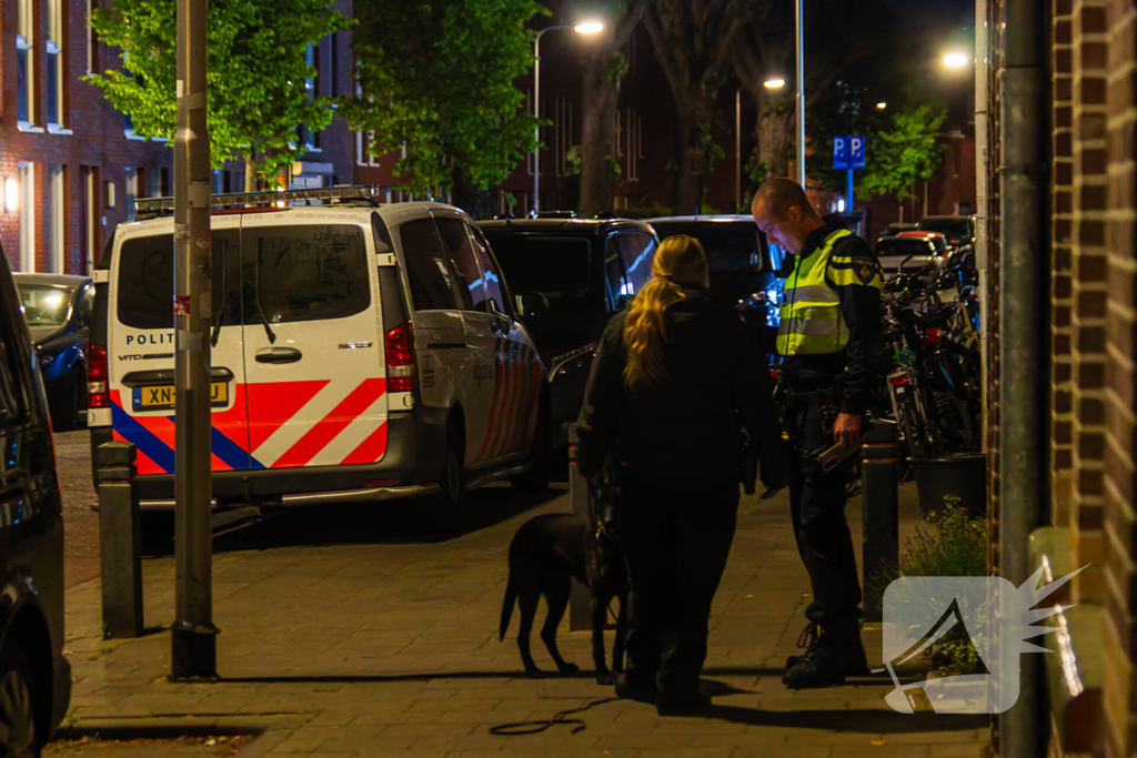 Arrestatieteam voert inval uit bij café