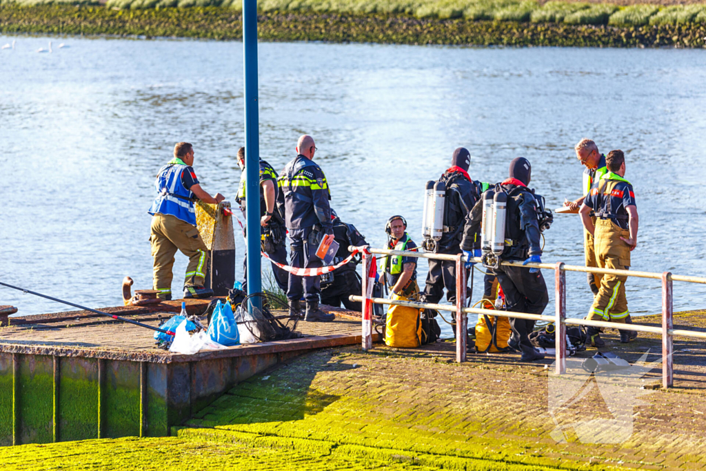 Hulpdiensten zoeken naar visser