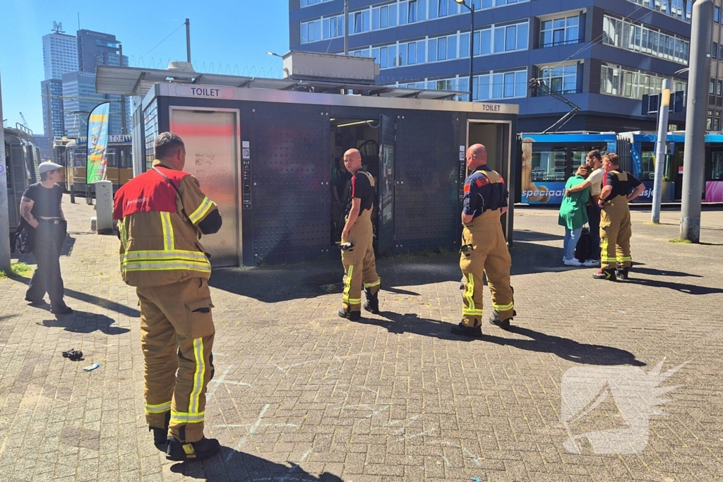 Vrouw opgesloten in openbaar toilet, brandweer bevrijdt haar