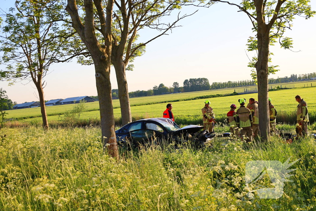 Ernstig ongeval tussen twee auto's op snelweg