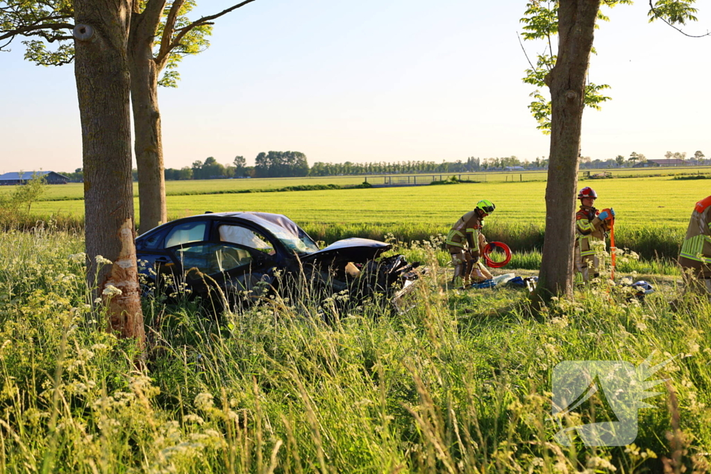 Ernstig ongeval tussen twee auto's op snelweg