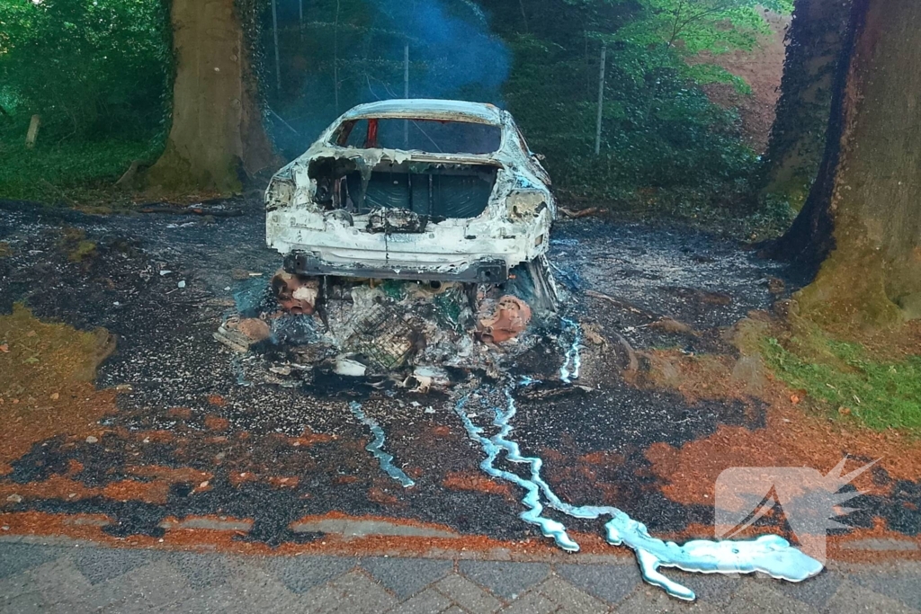 Onderzoek naar oorzaak van autobrand