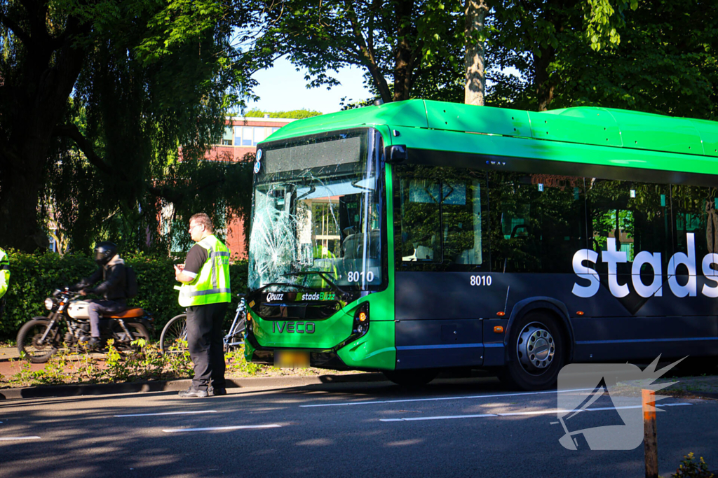 Fietser gewond na ongeval met bus
