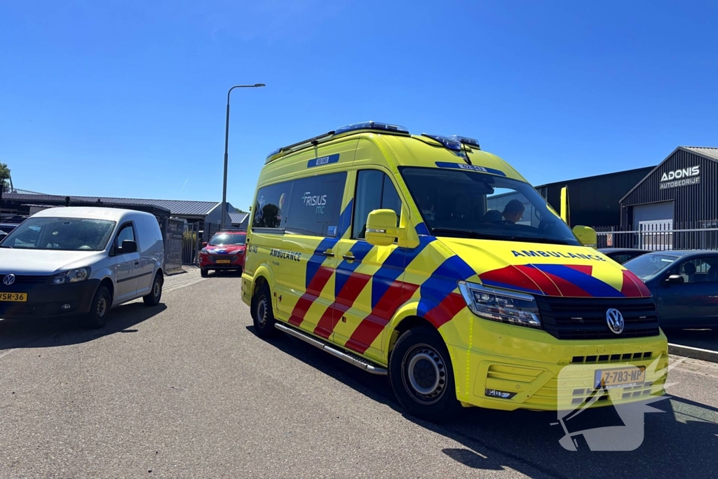 Brand in loods zorgt voor flinke rookontwikkeling