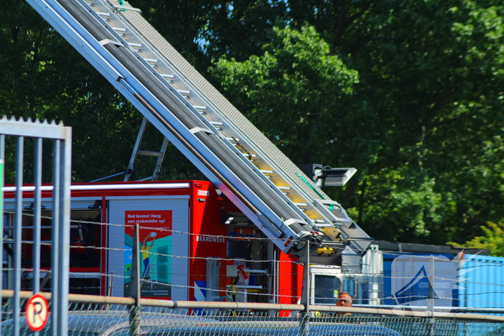 Brand in loods zorgt voor flinke rookontwikkeling