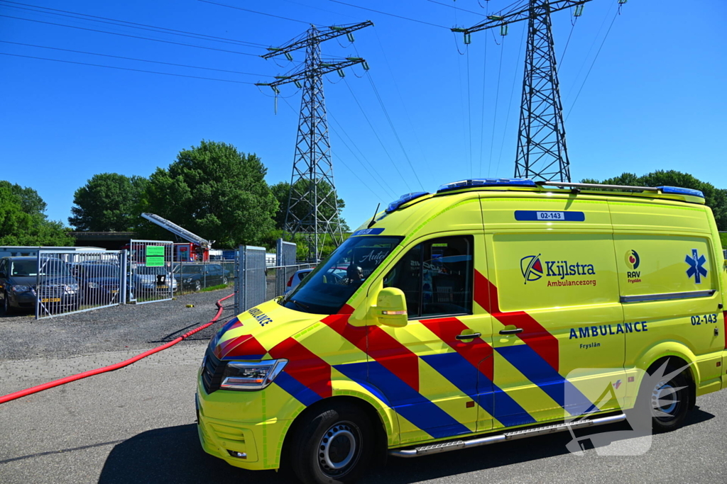 Brand in loods zorgt voor flinke rookontwikkeling