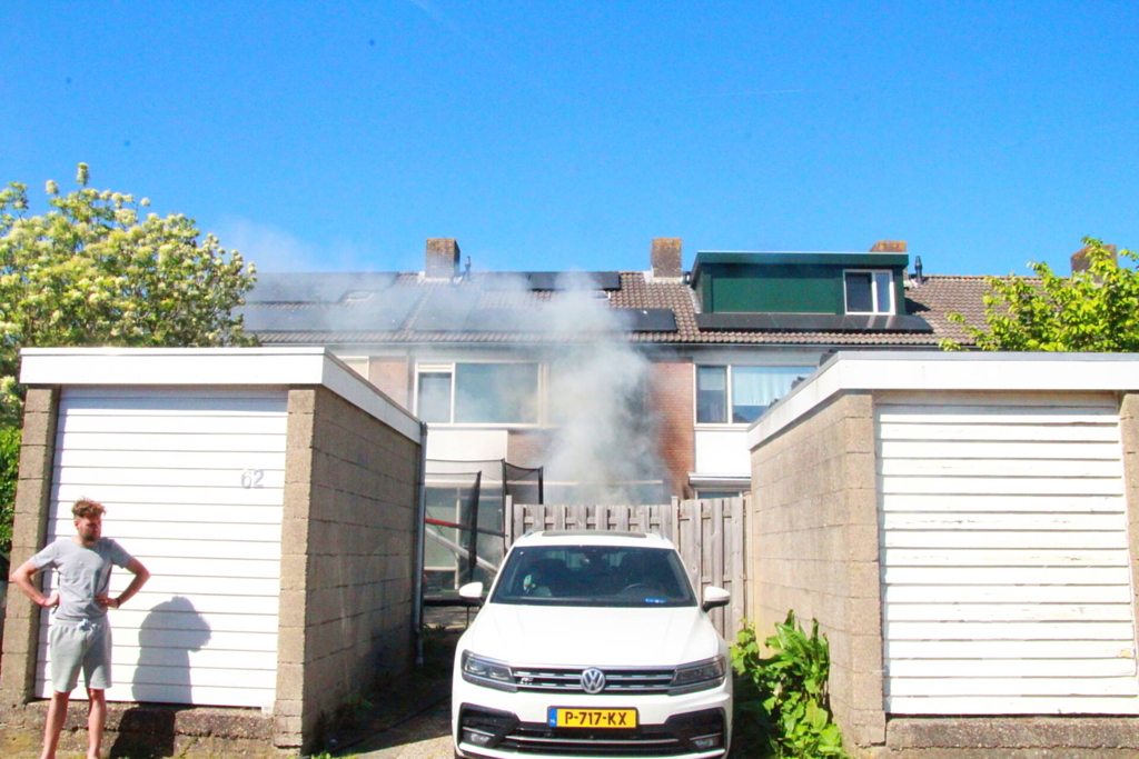 Veel rookontwikkeling bij woningbrand