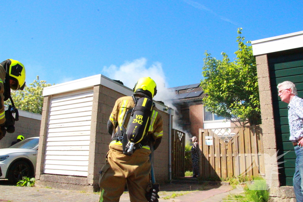 Veel rookontwikkeling bij woningbrand