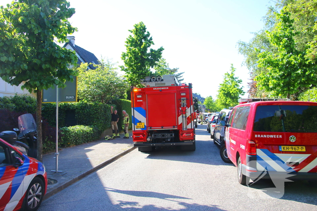 Forse rookontwikkeling zichtbaar bij gebouwbrand