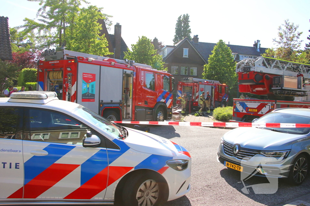 Forse rookontwikkeling zichtbaar bij gebouwbrand