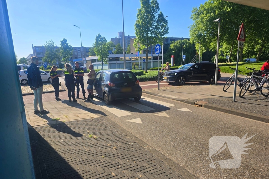 Scooterrijder aangereden op beruchte rotonde
