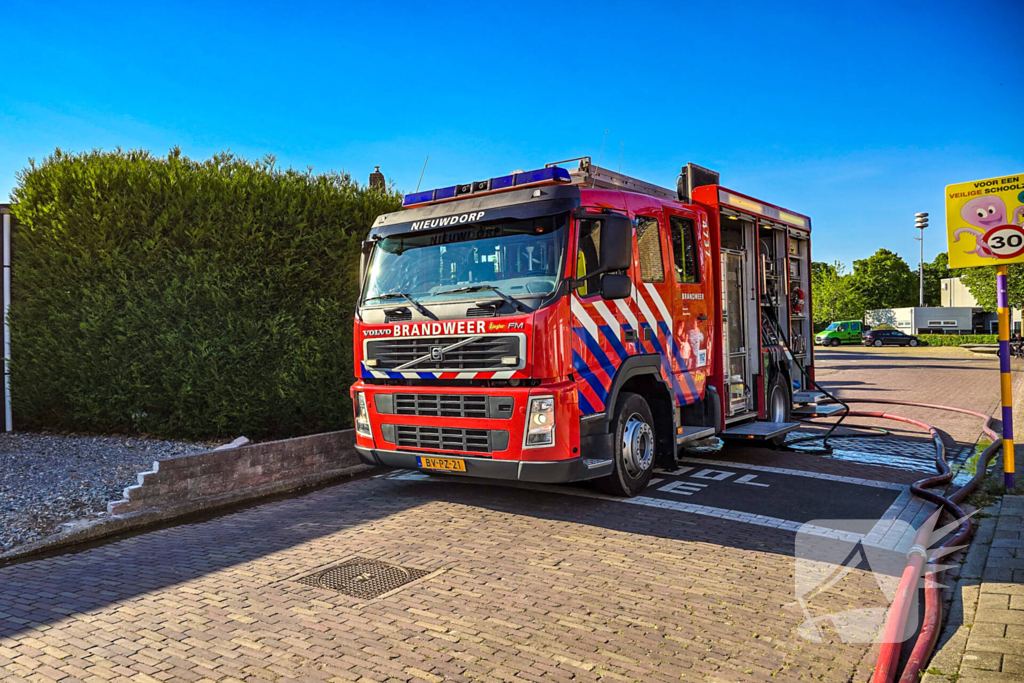 Brand in bijgebouw veroorzaakt rookontwikkeling