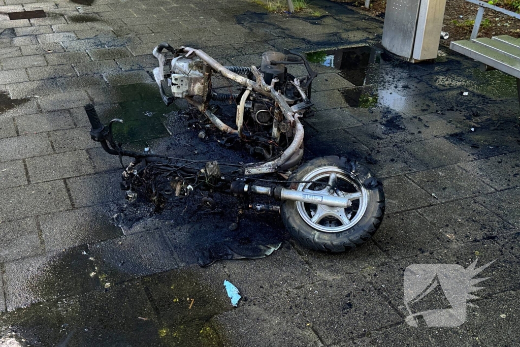 Brandweer ingezet voor brandende scooter
