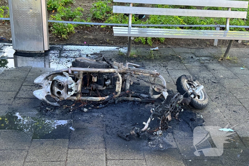 Brandweer ingezet voor brandende scooter