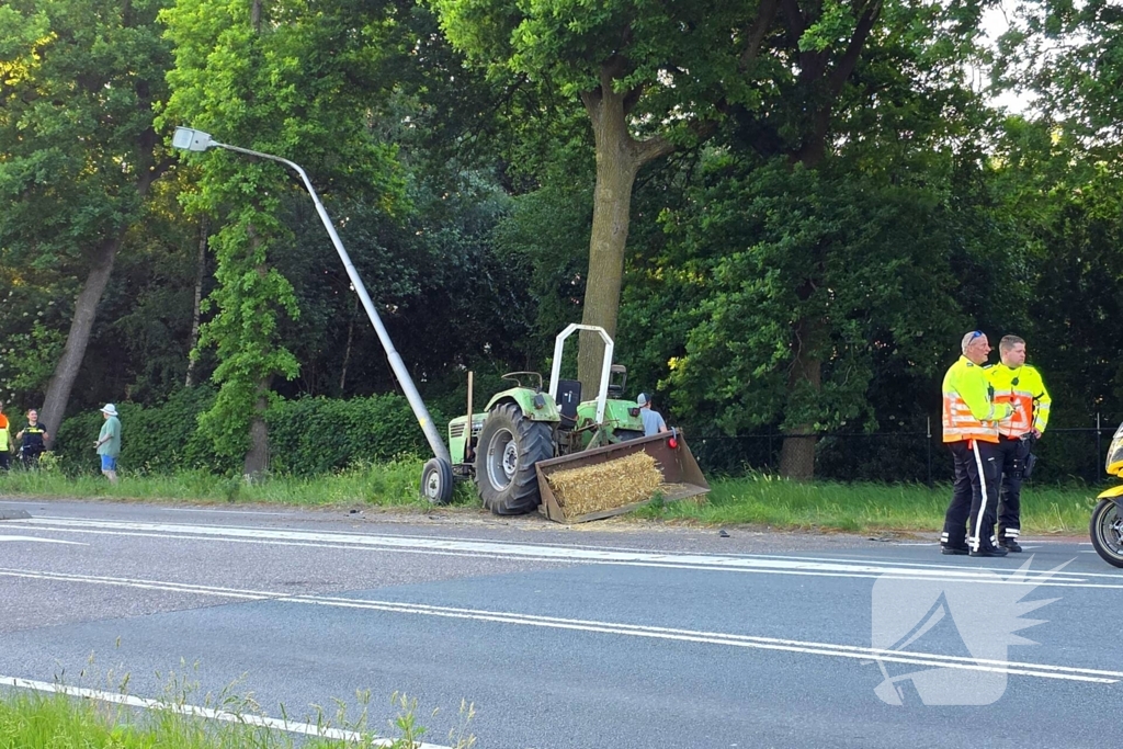 Ongeval met tractor en personenauto