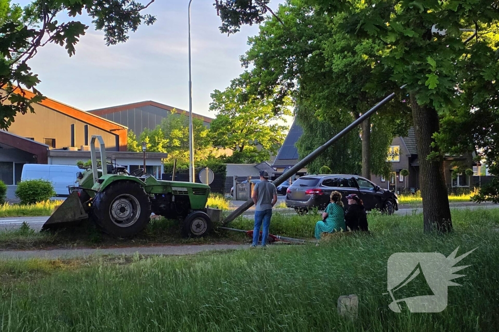 Ongeval met tractor en personenauto