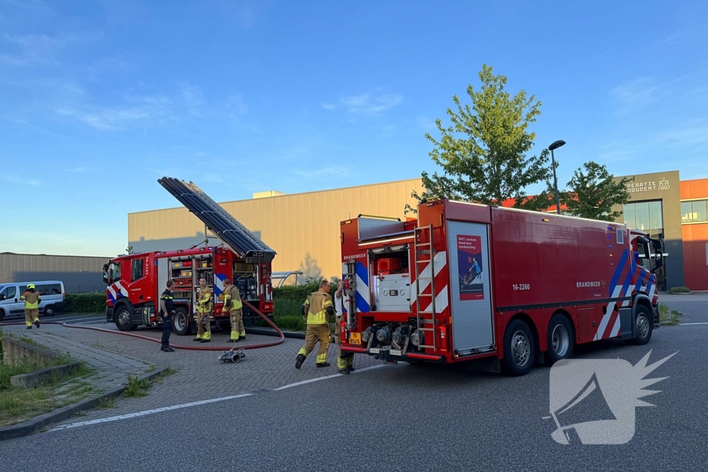 Brandweer ingezet voor brand in autogarage