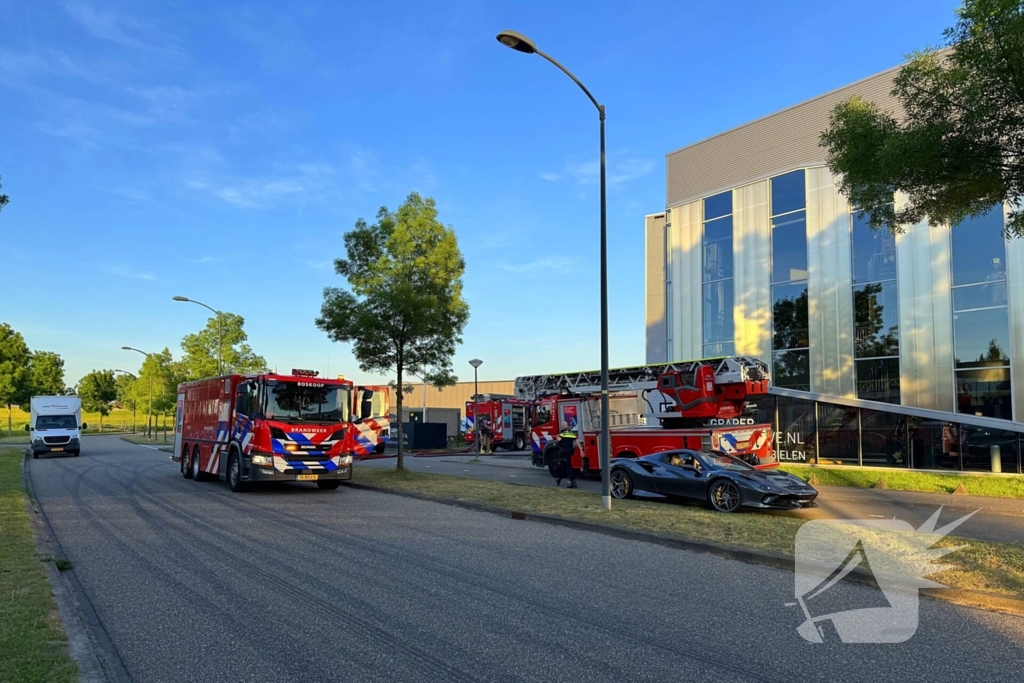 Brandweer ingezet voor brand in autogarage