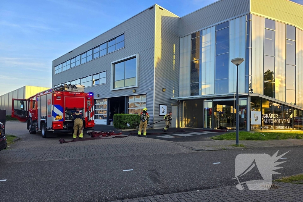 Brandweer ingezet voor brand in autogarage