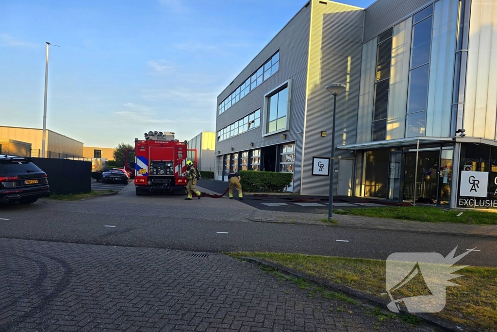 Brandweer ingezet voor brand in autogarage