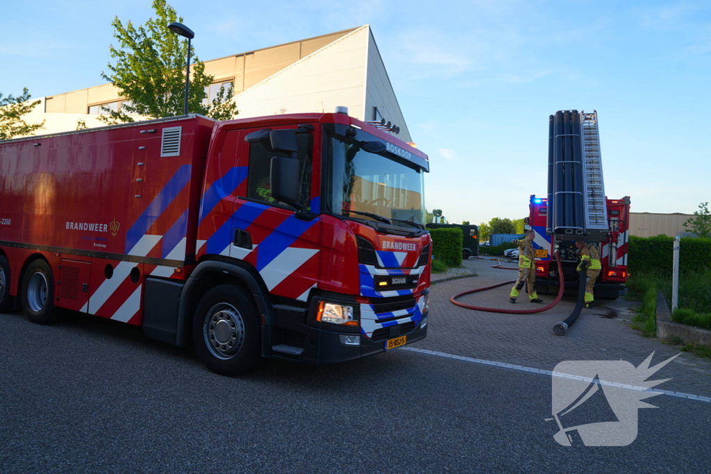 Brandweer ingezet voor brand in autogarage