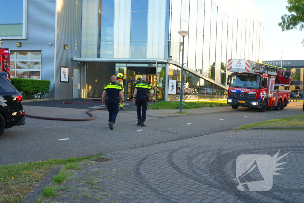 Brandweer ingezet voor brand in autogarage