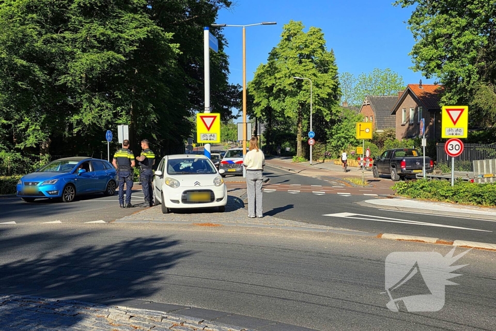 Ongeval tussen fietser en automobilist op rotonde