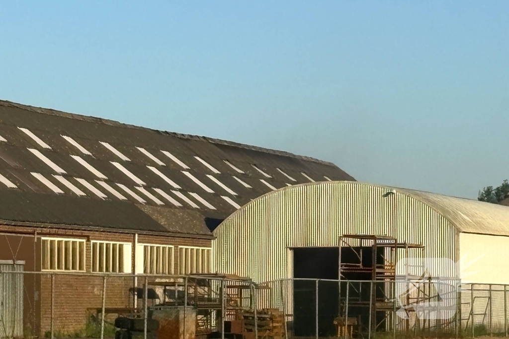 Hulpdiensten ingezet voor brand in loods