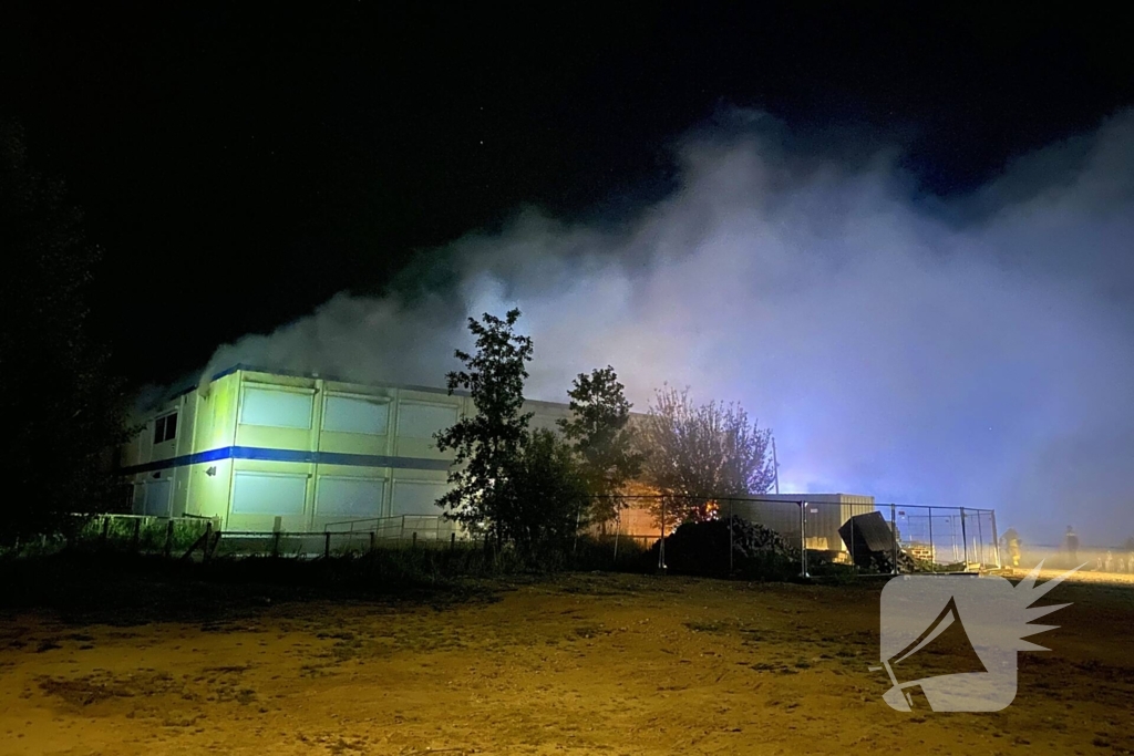 Brand in tijdelijke units zorgt voor rookoverlast