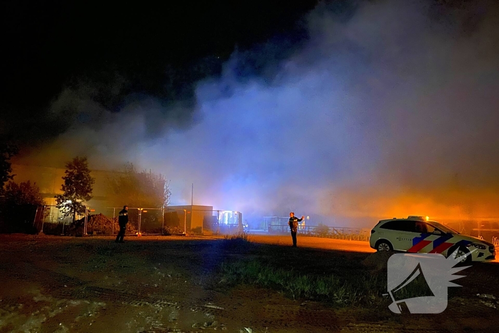 Brand in tijdelijke units zorgt voor rookoverlast