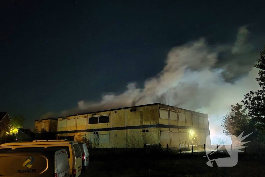 Brand in tijdelijke units zorgt voor rookoverlast