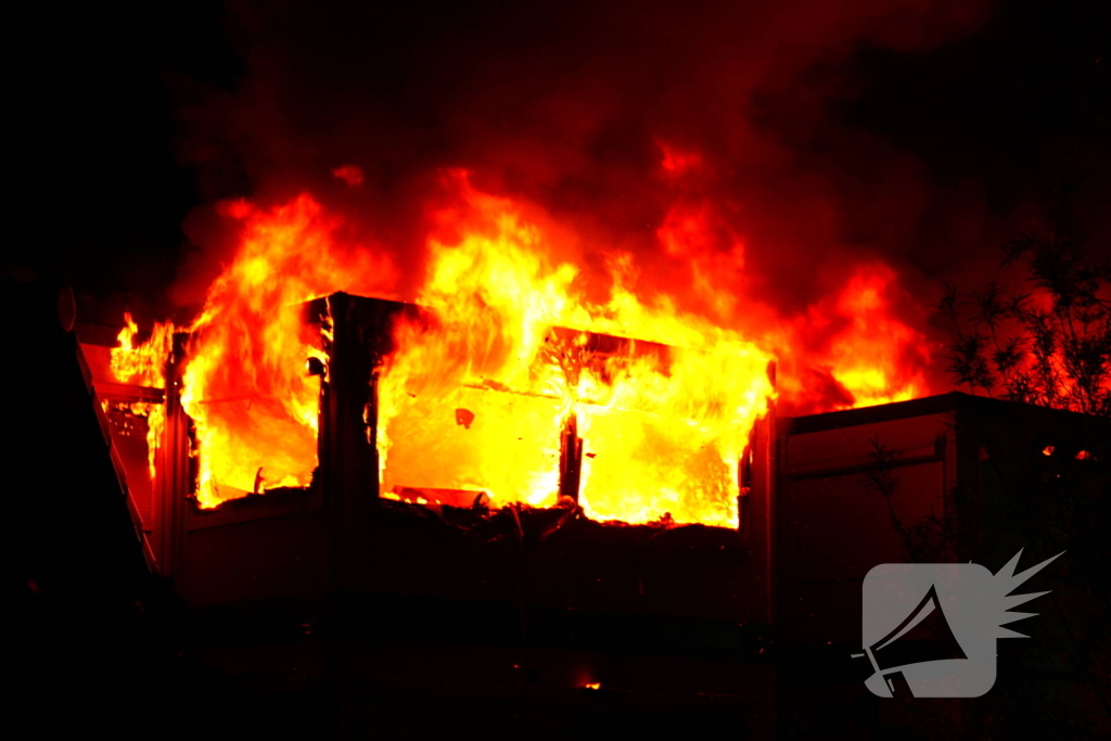 Brand in tijdelijke units zorgt voor rookoverlast