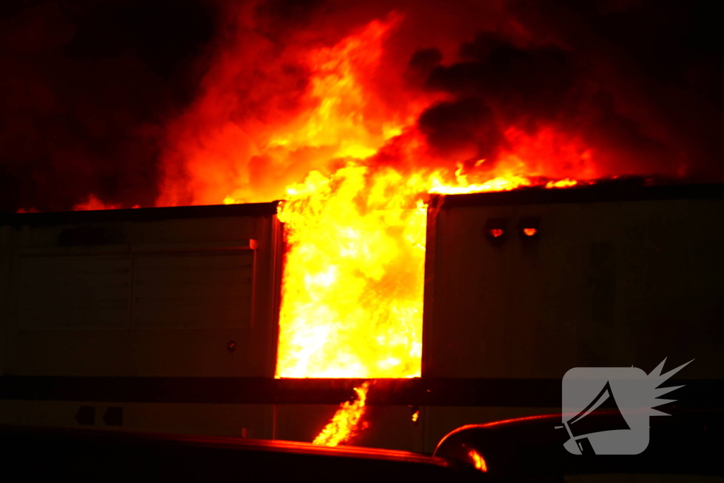 Brand in tijdelijke units zorgt voor rookoverlast