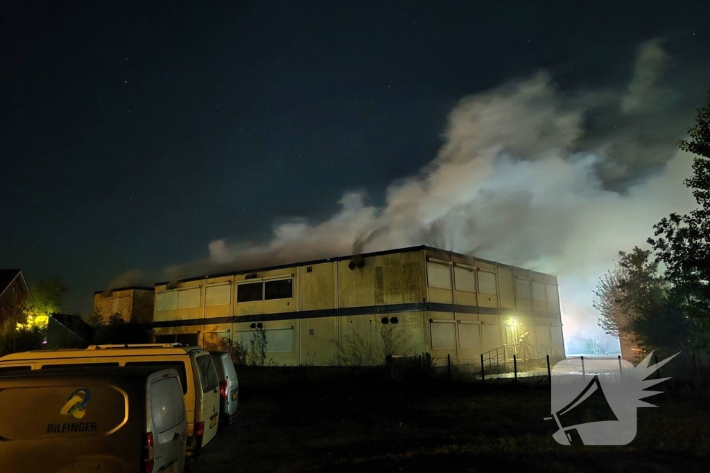Brand in tijdelijke units zorgt voor rookoverlast