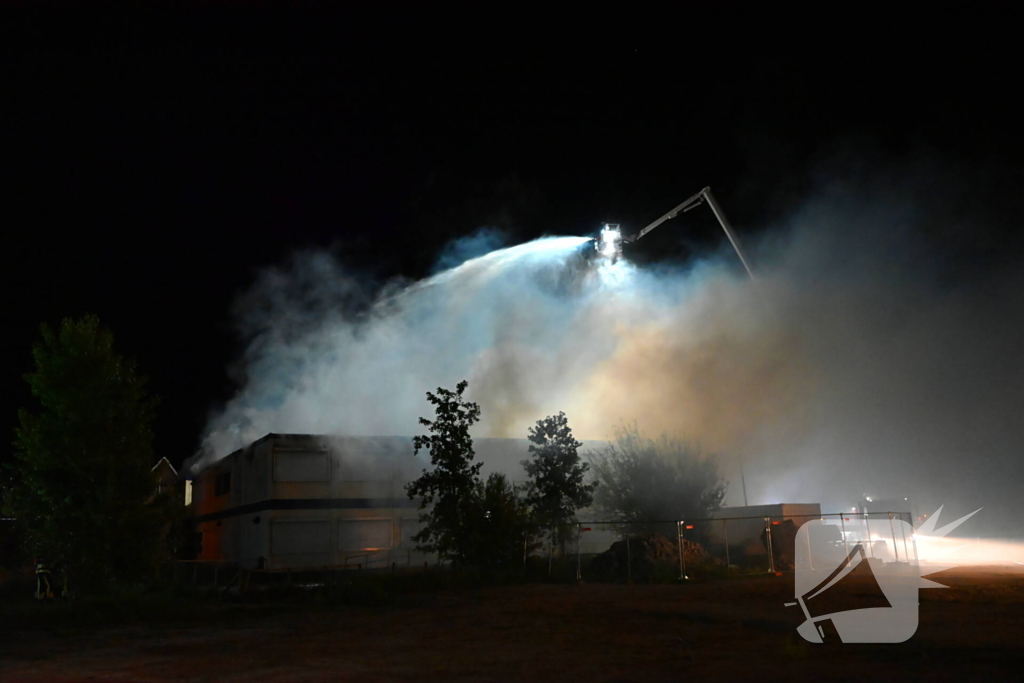 Brand in tijdelijke units zorgt voor rookoverlast