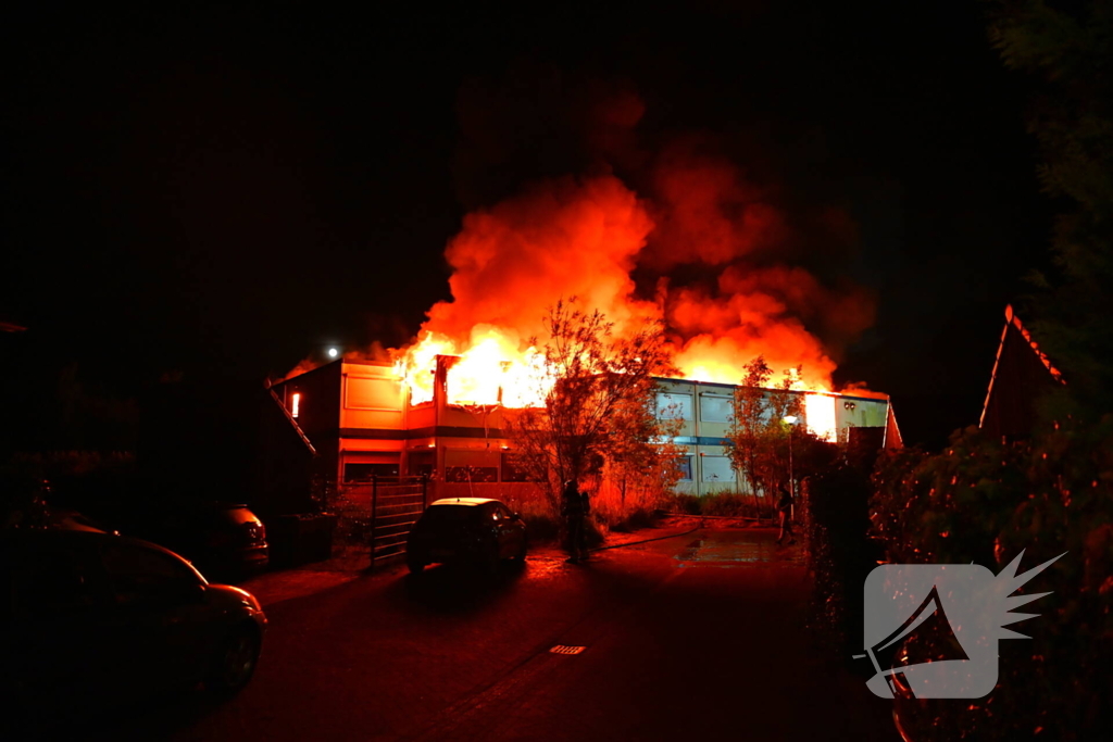 Brand in tijdelijke units zorgt voor rookoverlast
