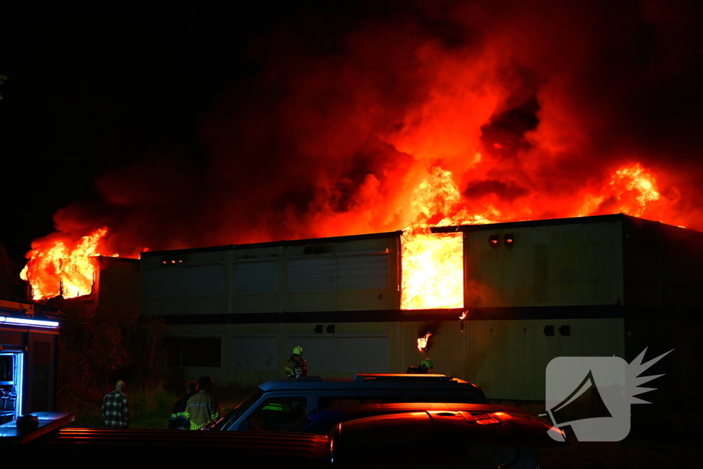 Brand in tijdelijke units zorgt voor rookoverlast