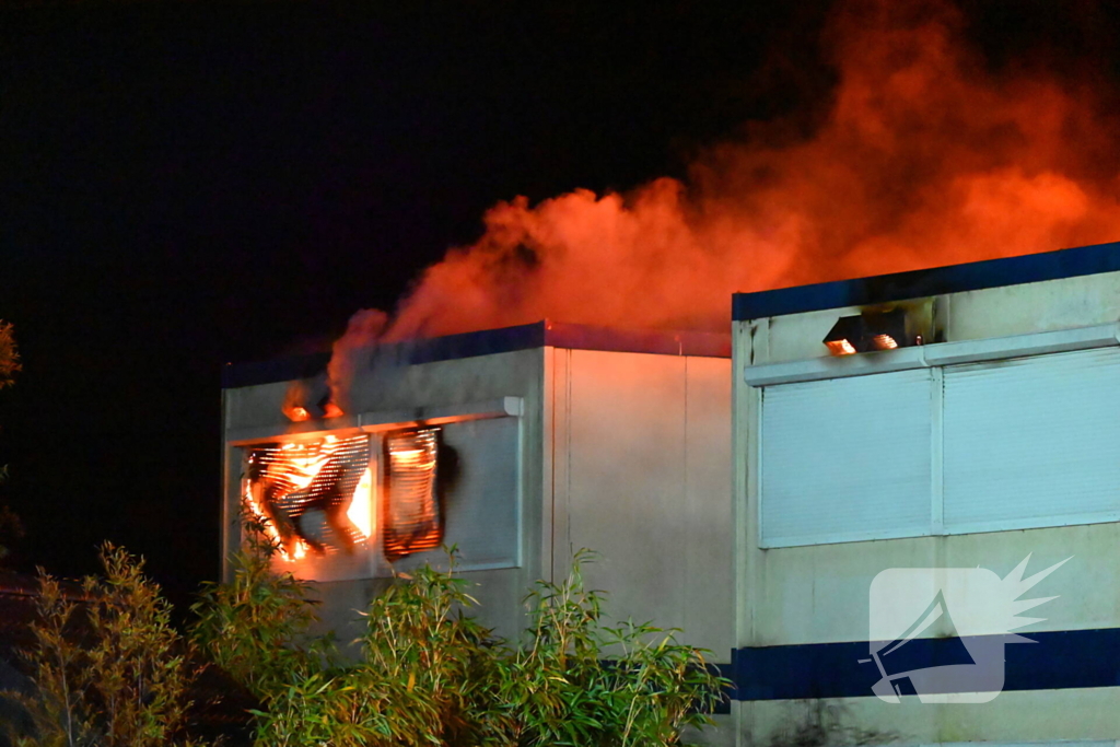 Brand in tijdelijke units zorgt voor rookoverlast