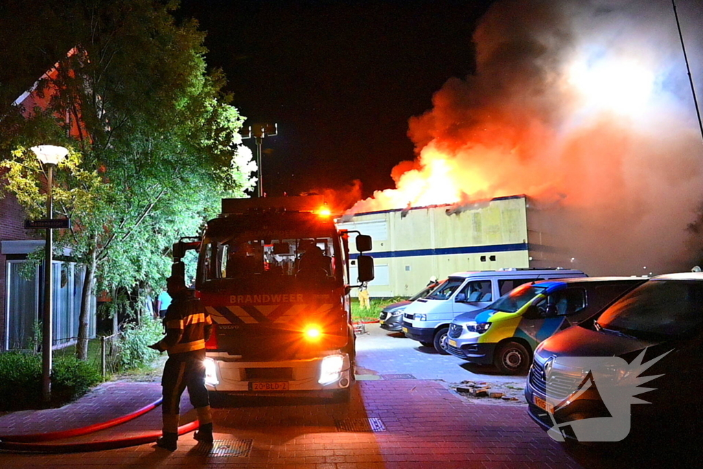 Brand in tijdelijke units zorgt voor rookoverlast