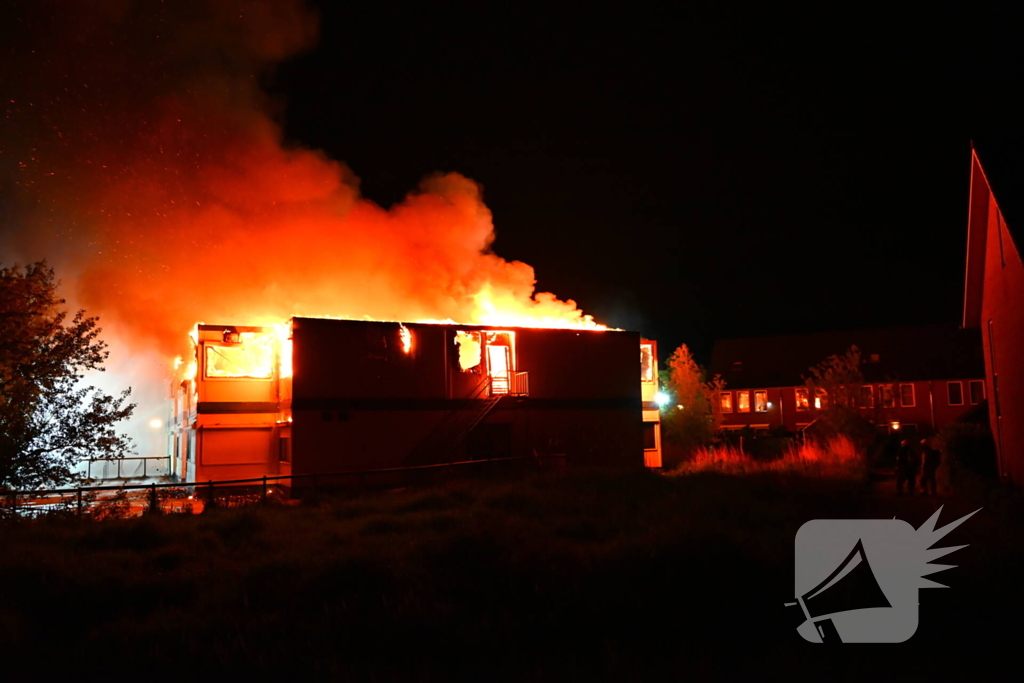 Brand in tijdelijke units zorgt voor rookoverlast