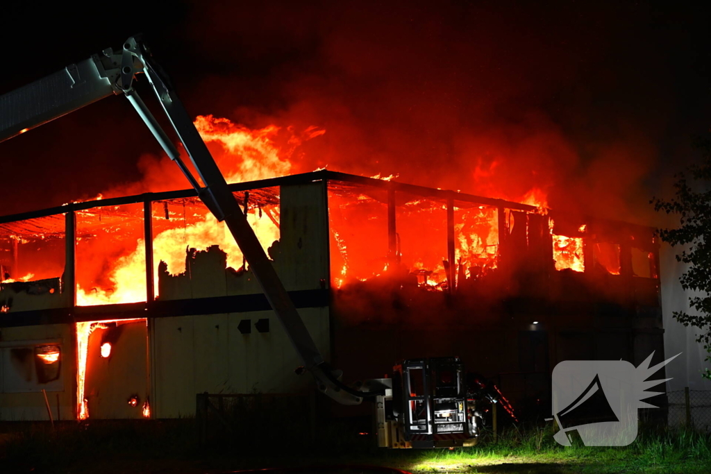 Brand in tijdelijke units zorgt voor rookoverlast