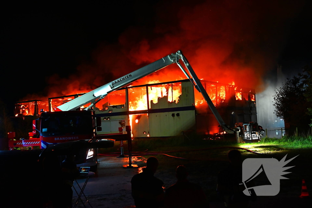 Brand in tijdelijke units zorgt voor rookoverlast