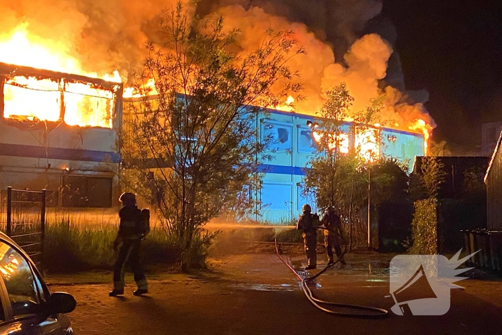 Brand in tijdelijke units zorgt voor rookoverlast