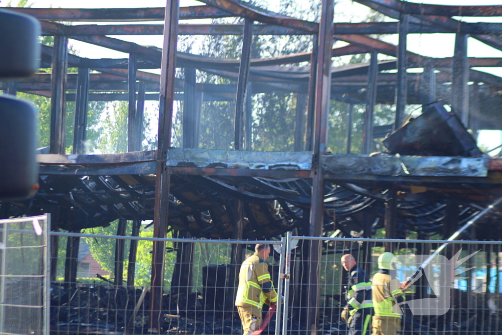 Brand in tijdelijke units zorgt voor rookoverlast