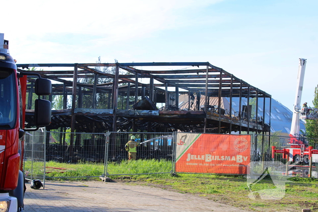 Brand in tijdelijke units zorgt voor rookoverlast