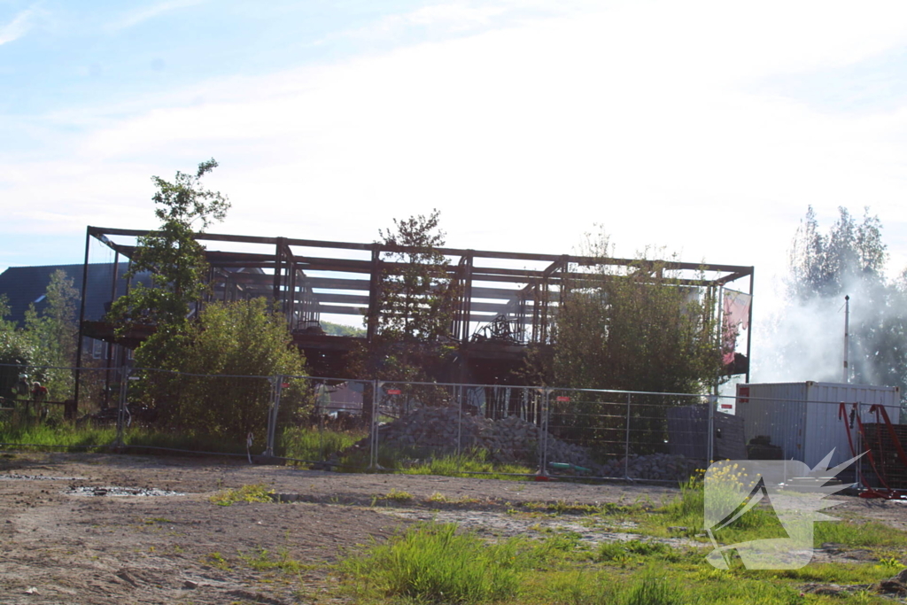 Brand in tijdelijke units zorgt voor rookoverlast