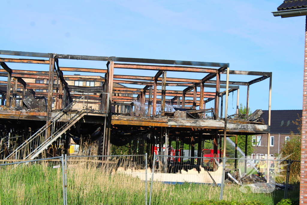 Brand in tijdelijke units zorgt voor rookoverlast
