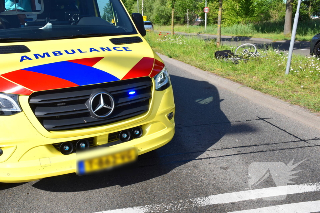 Zwaargewonde fietser na aanrijding