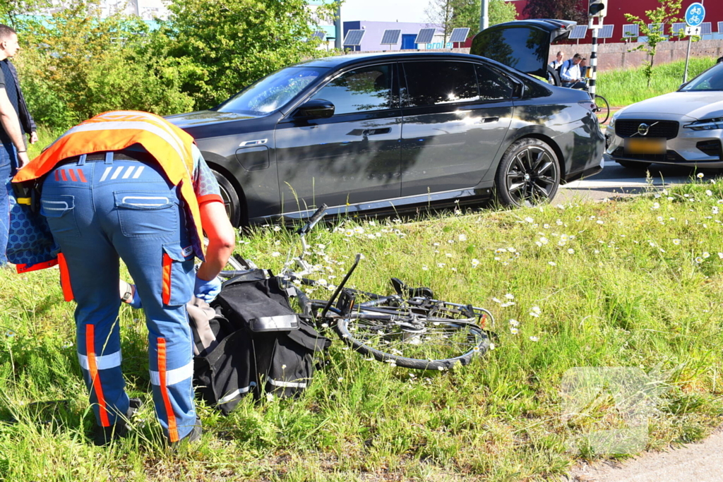 Zwaargewonde fietser na aanrijding